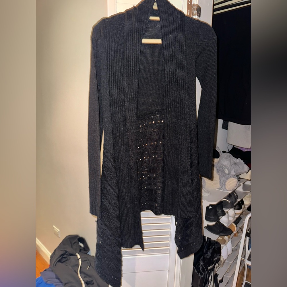 Black high low knit cardigan